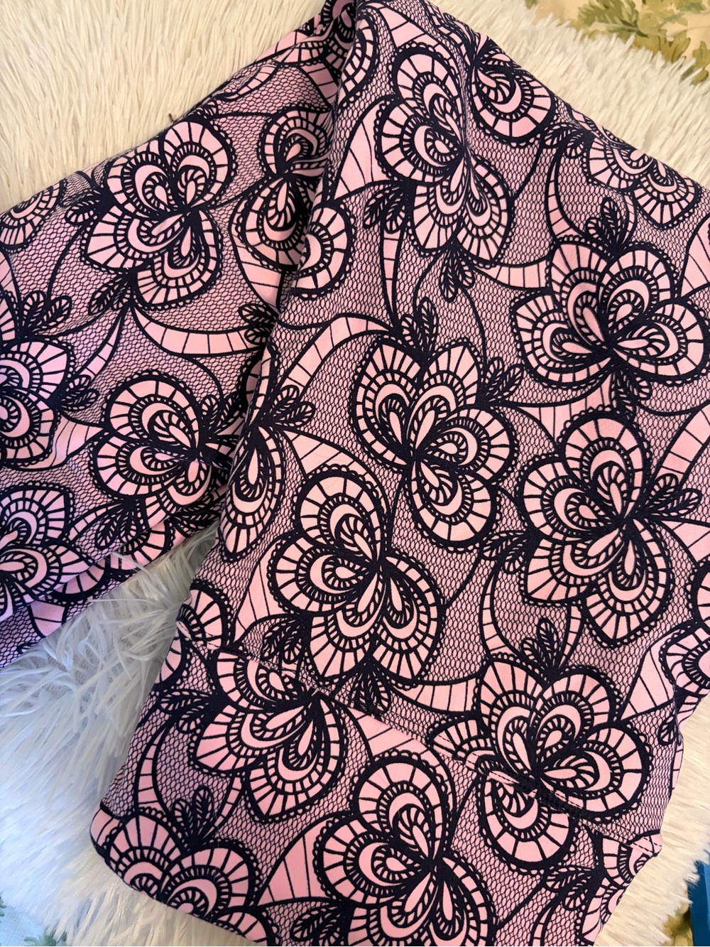 Lorna Jane patterned leggings in Pink Fairy Floss size small